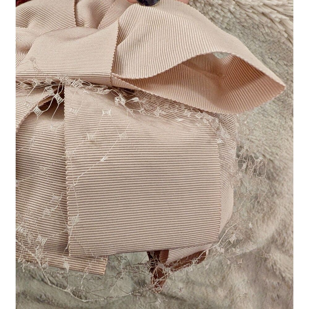 VTG. 50s/early 60s Creamy Beige Grosgrain Ribbon Half Hat / Cocktail Hat w/Veil - Picture 8 of 11